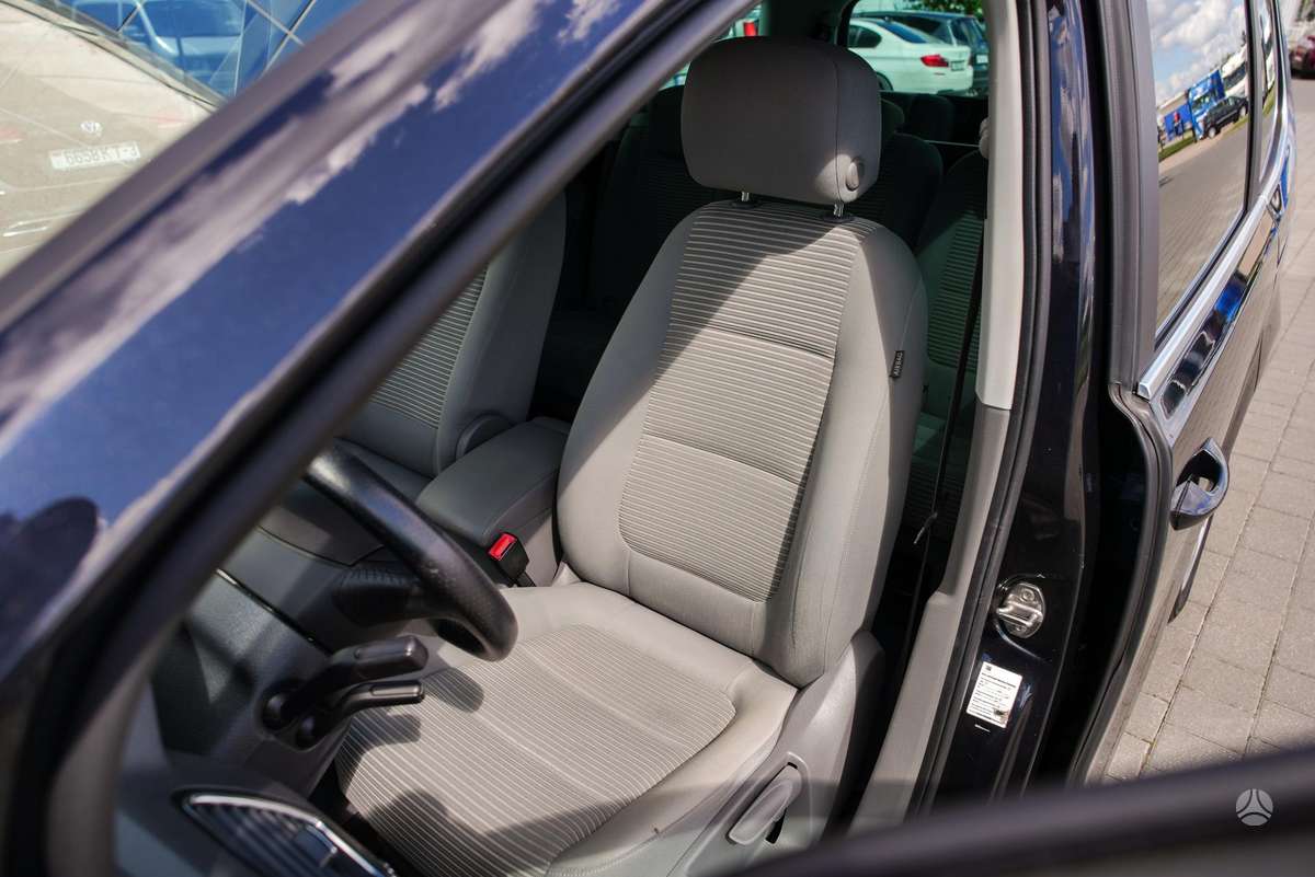 Seat Alhambra 2014 — photo 18