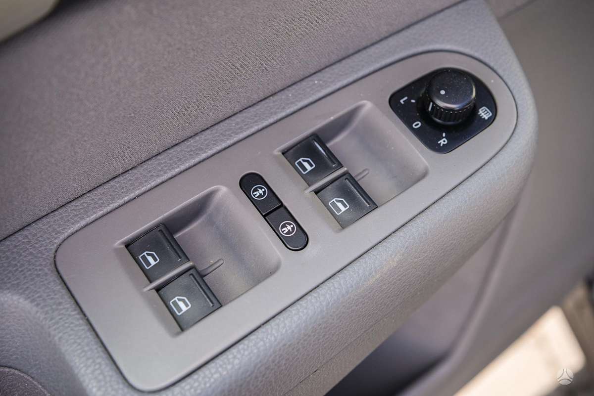 Seat Alhambra 2014 — photo 23