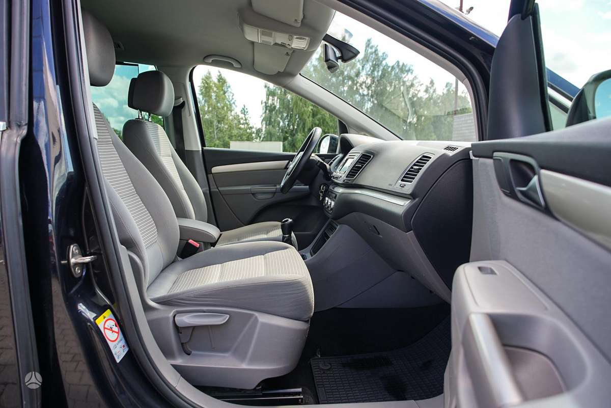Seat Alhambra 2014 — photo 31