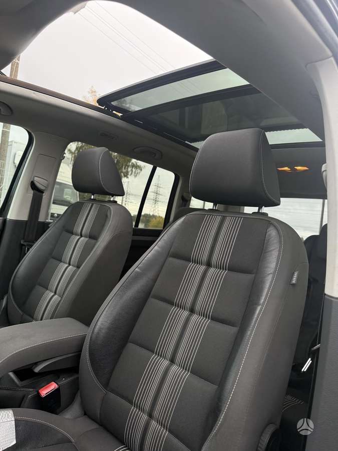 Volkswagen Touran 2012 — photo 12