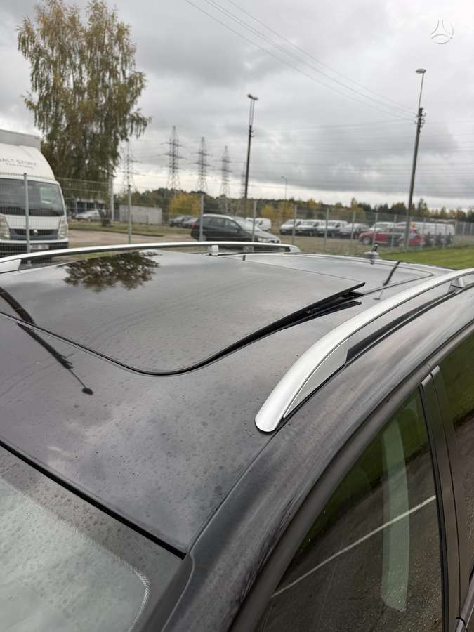 Volkswagen Touran 2012 — photo 9