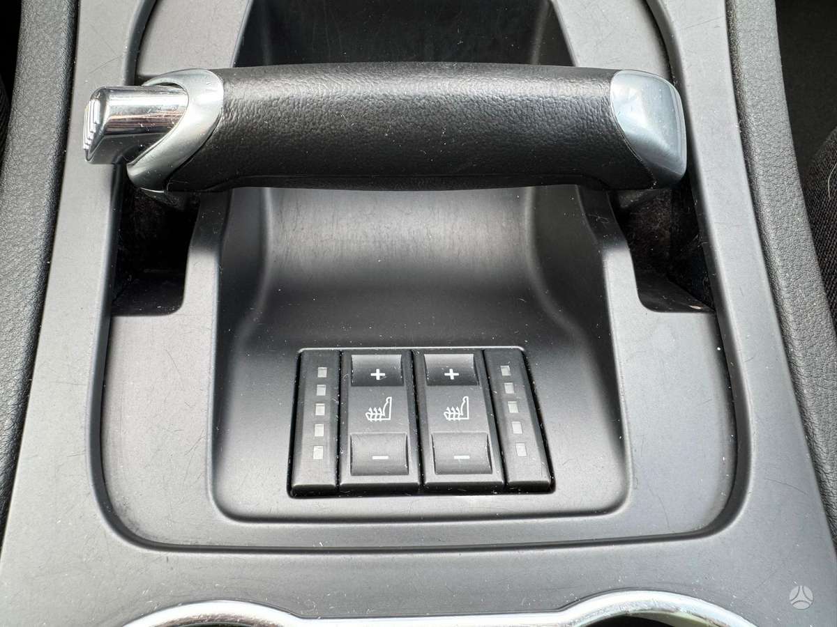 Ford S-MAX 2013 — photo 18