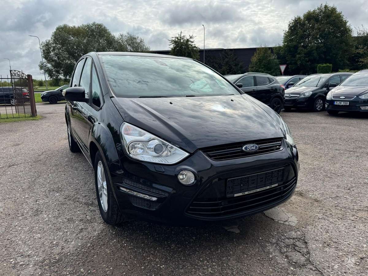 Ford S-MAX 2013 — interior
