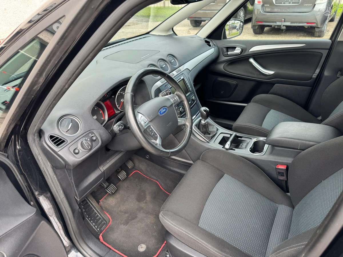 Ford S-MAX 2013 — photo 8