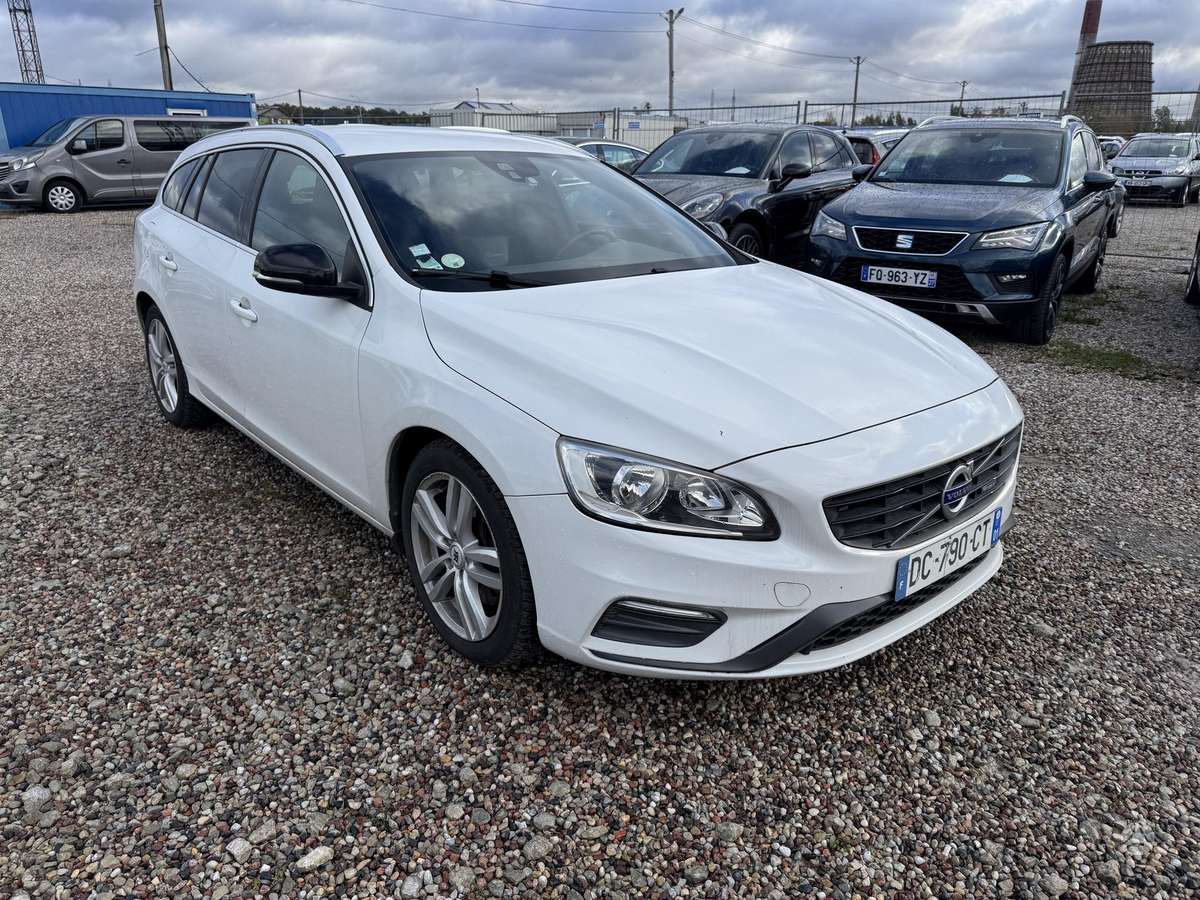 Volvo V60 2014 — rear view