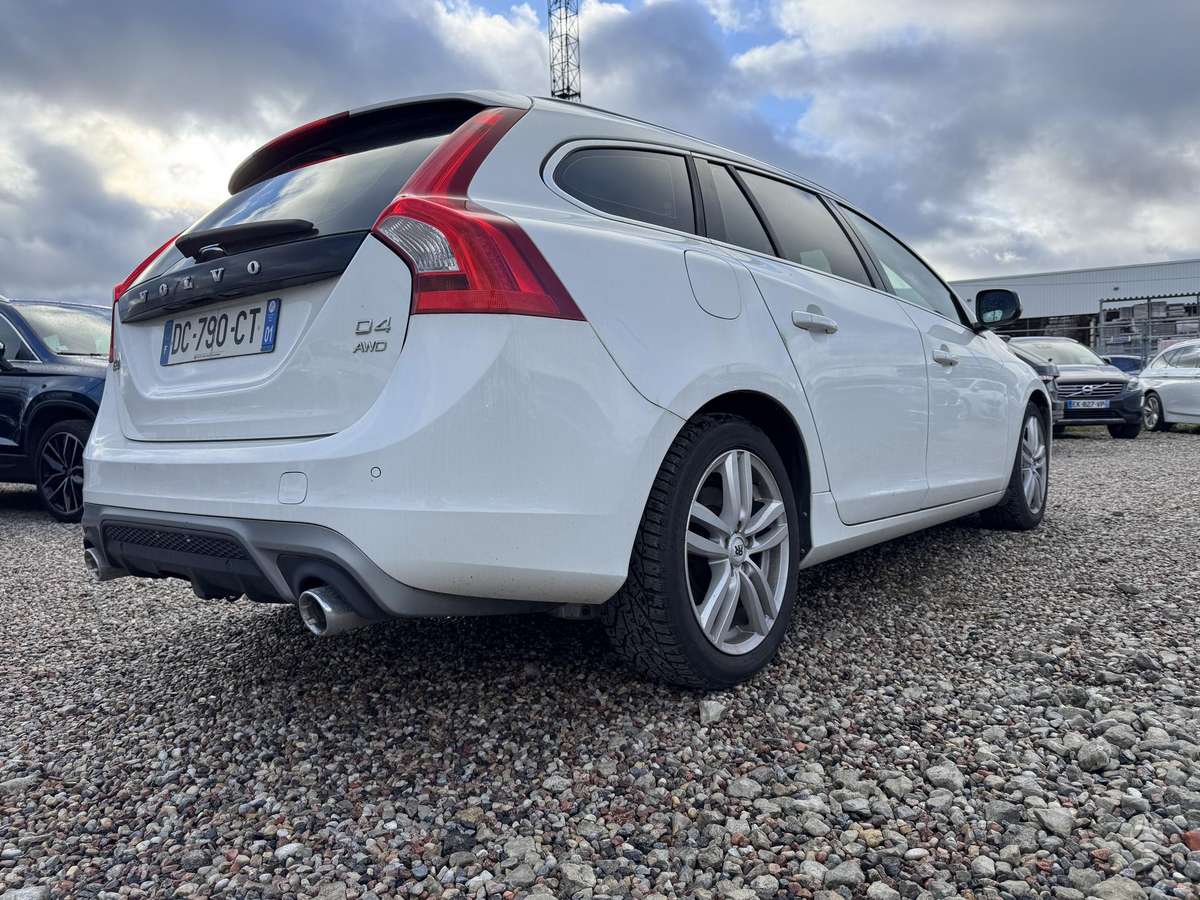 Volvo V60 2014 — interior