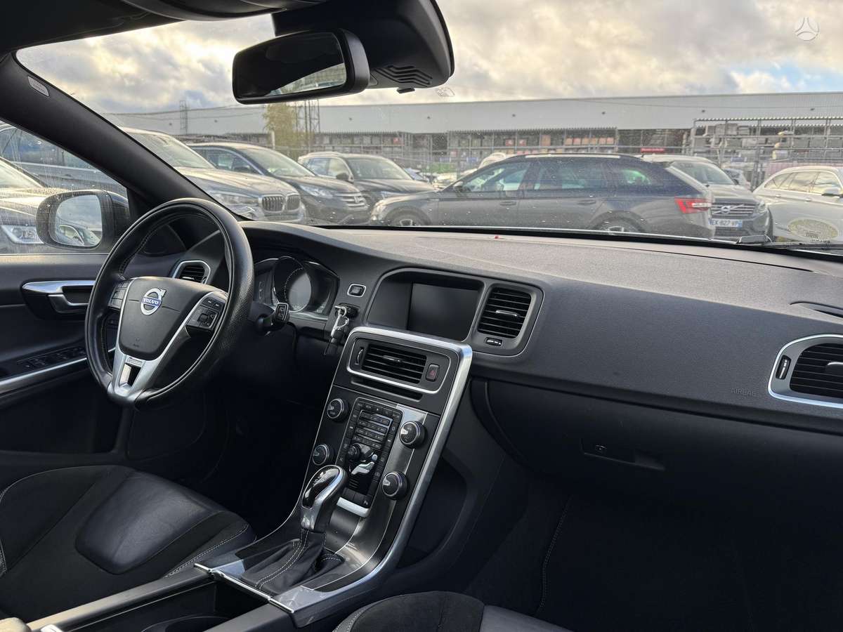 Volvo V60 2014 — photo 7
