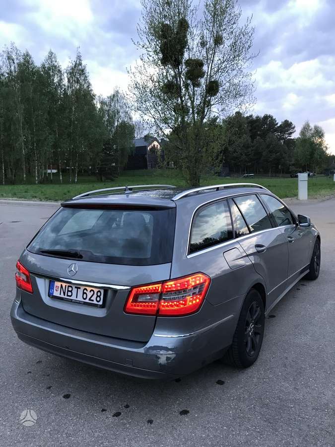 Mercedes-Benz E220 2011 — photo 13