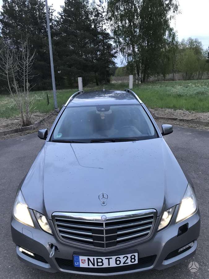 Mercedes-Benz E220 2011 — photo 14