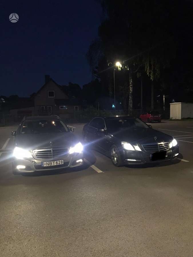Mercedes-Benz E220 2011 — photo 31