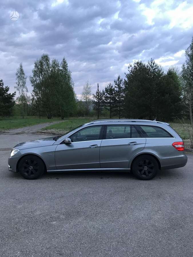 Mercedes-Benz E220 2011 — photo 7