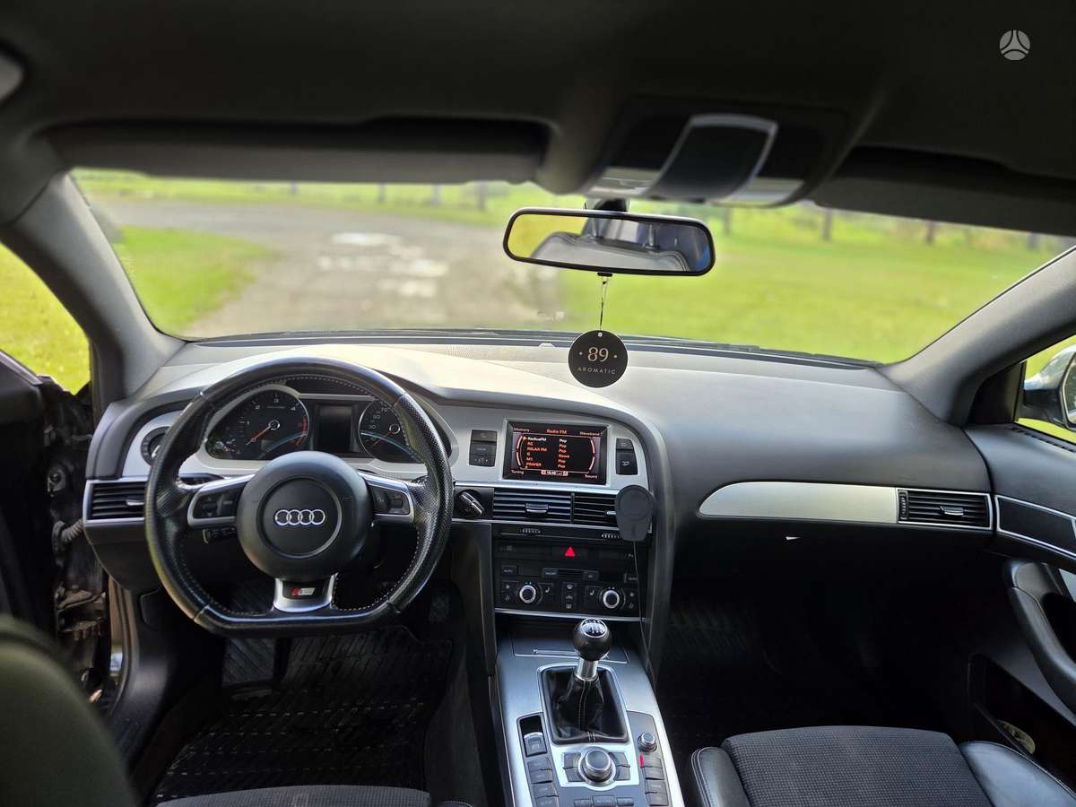 Audi A6 2010 — photo 12