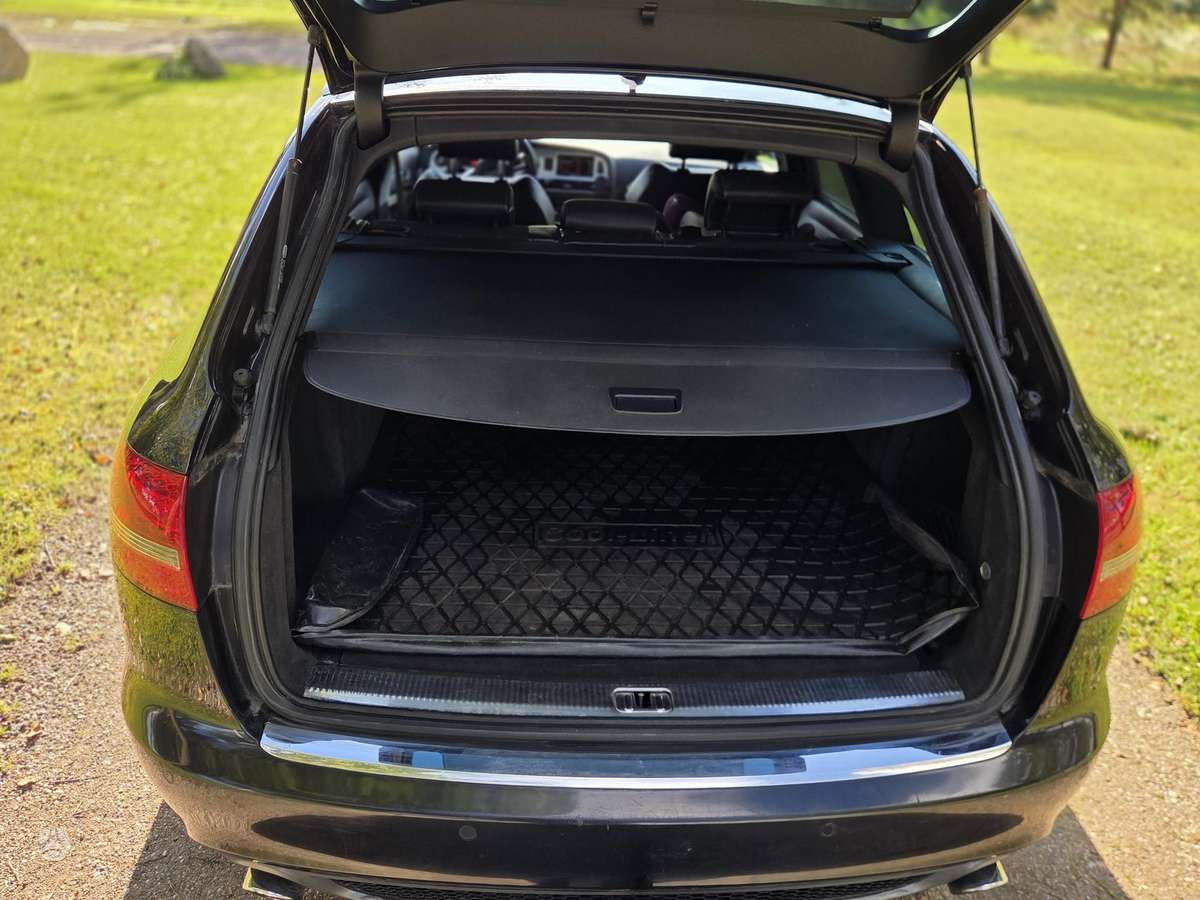 Audi A6 2010 — photo 15