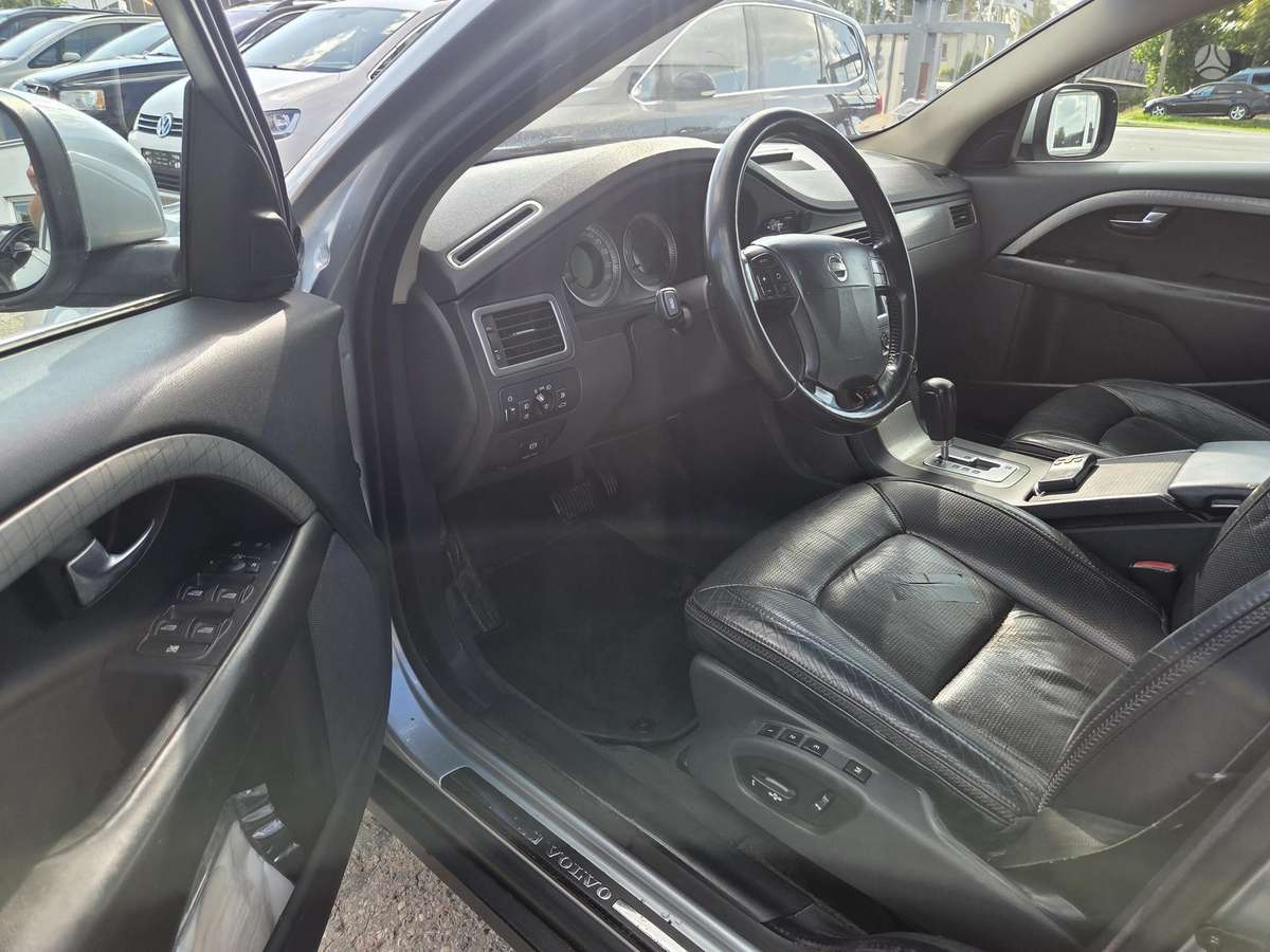 Volvo XC70 2009 — photo 11