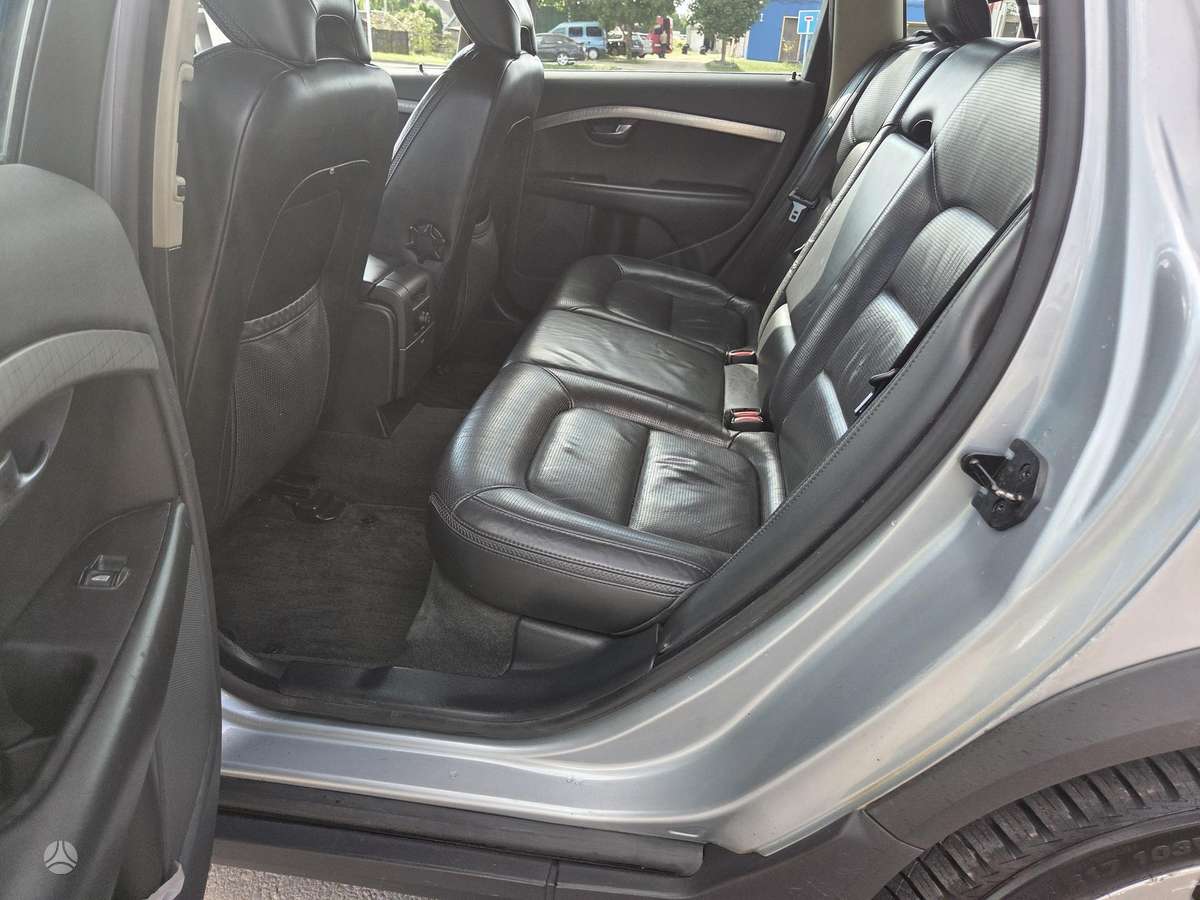 Volvo XC70 2009 — photo 13