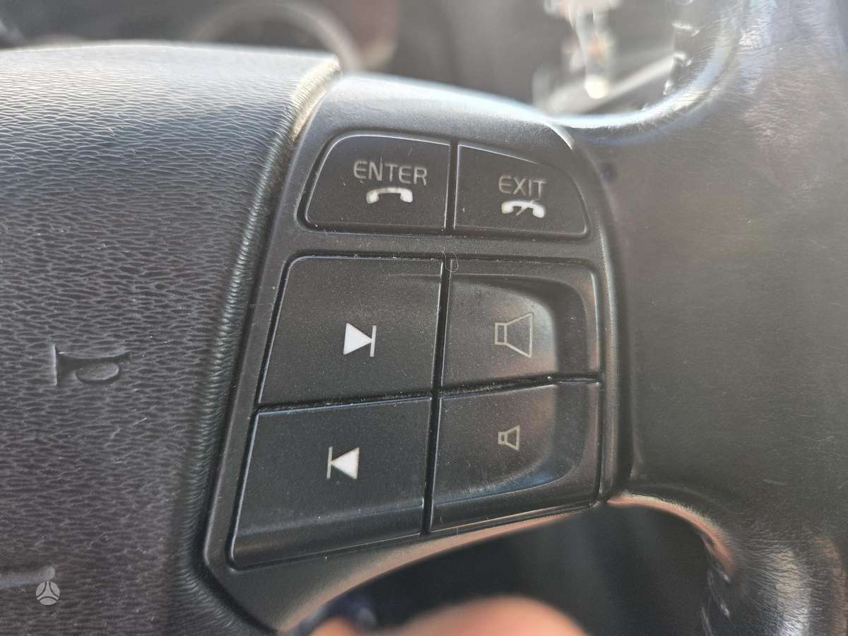 Volvo XC70 2009 — photo 15