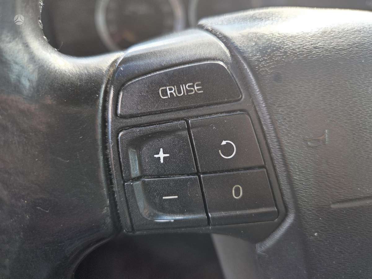 Volvo XC70 2009 — photo 16