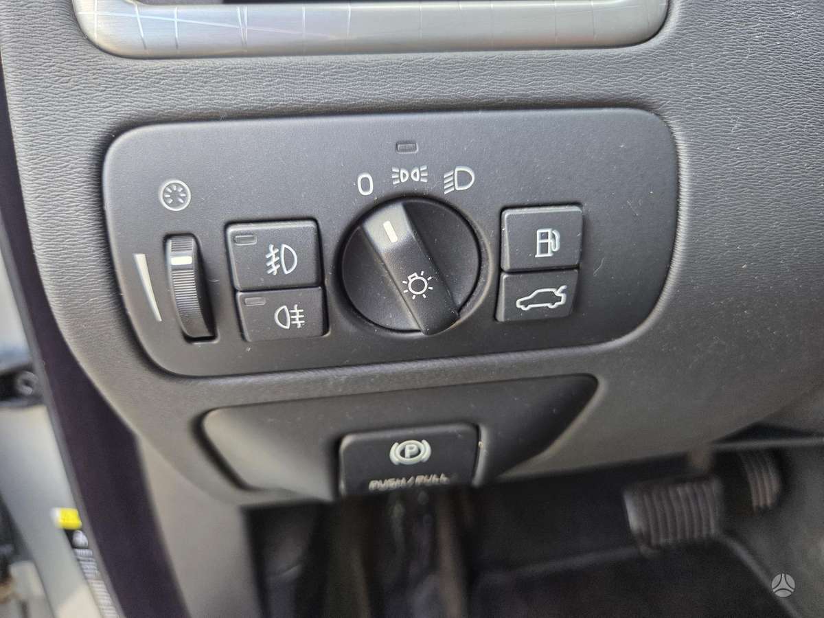 Volvo XC70 2009 — photo 17