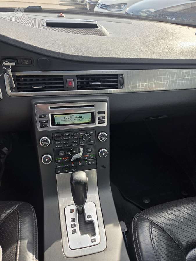 Volvo XC70 2009 — photo 18