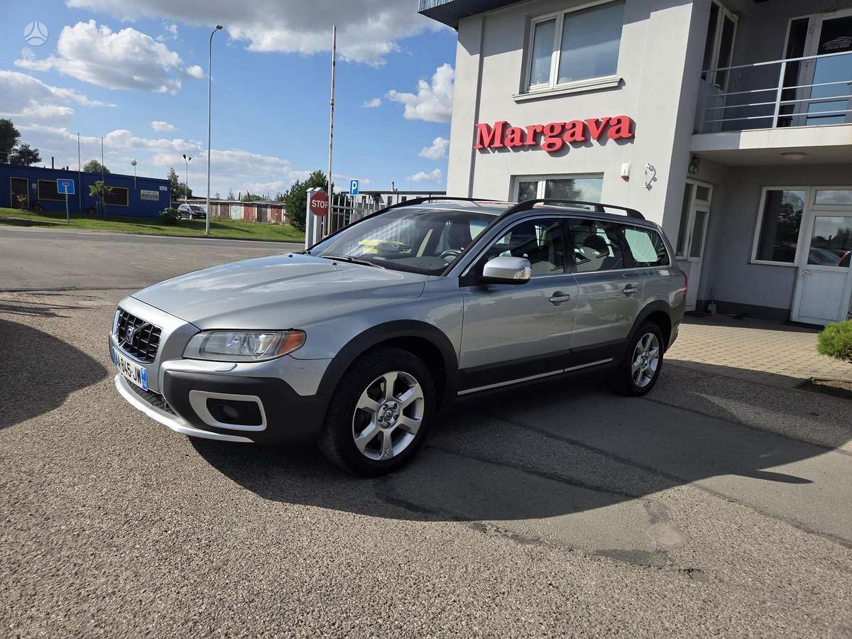 Volvo XC70 2009 — rear view