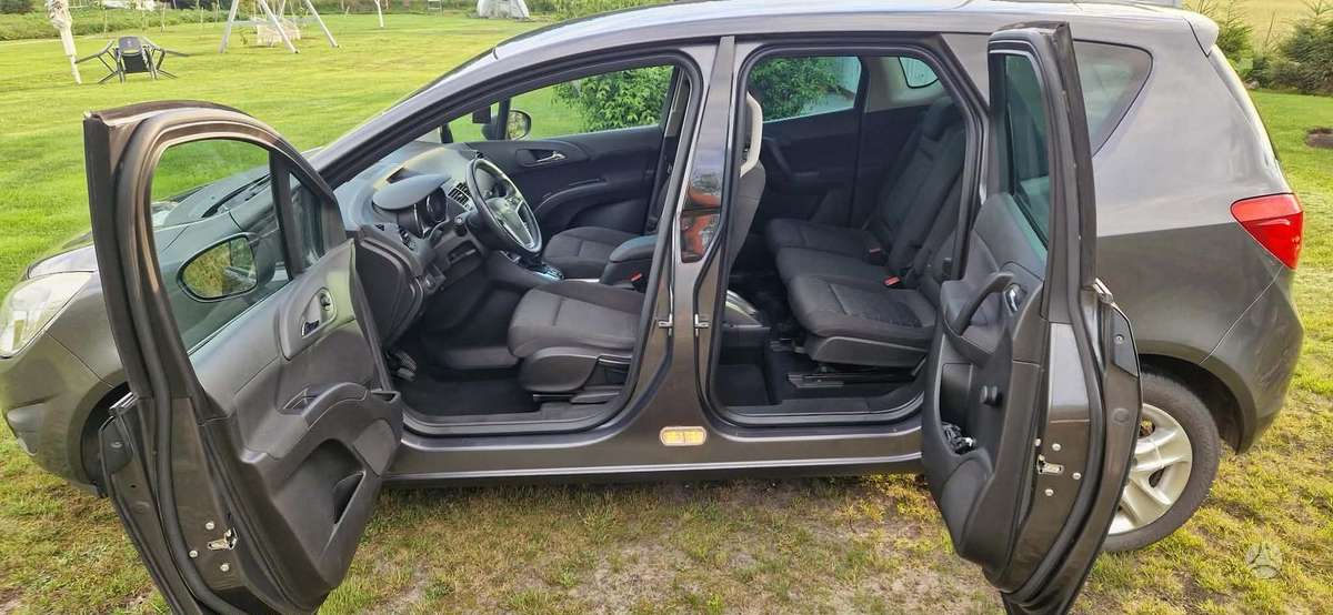 Opel Meriva 2011 — photo 5