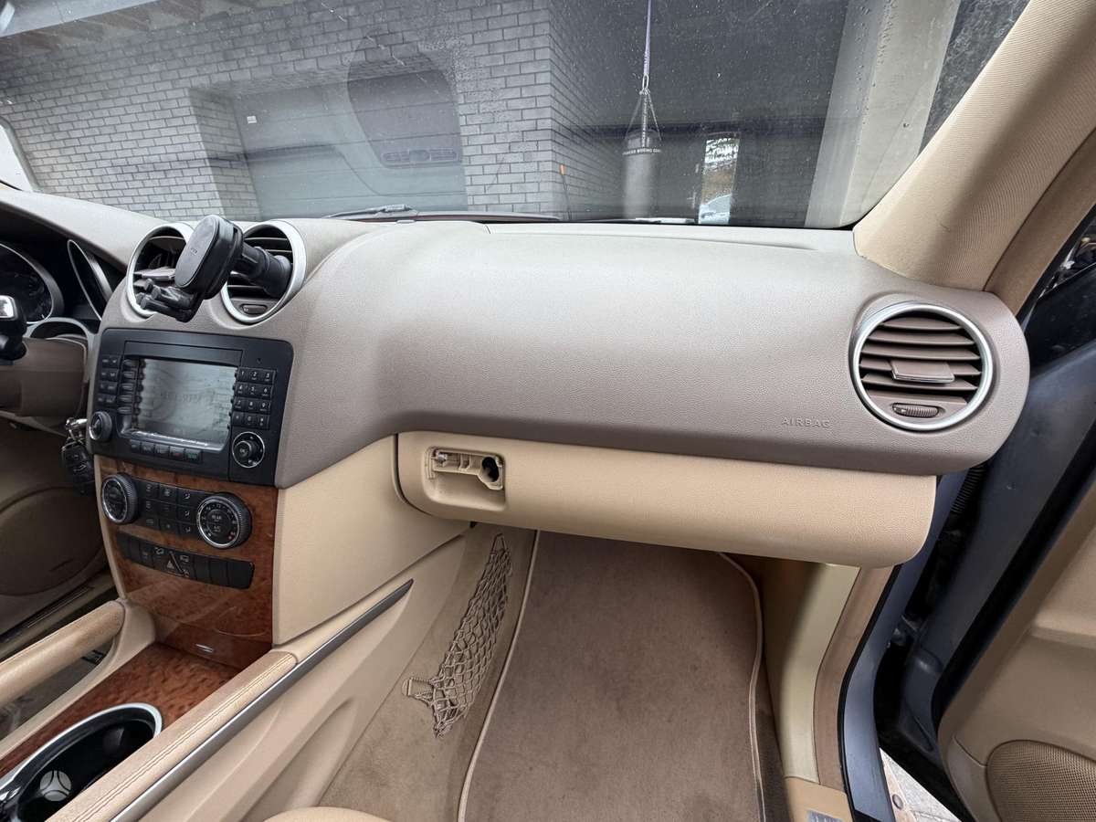 Mercedes-Benz ML350 2008 — photo 11