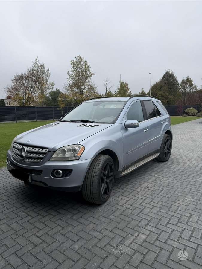 Mercedes-Benz ML350 2008 — interior