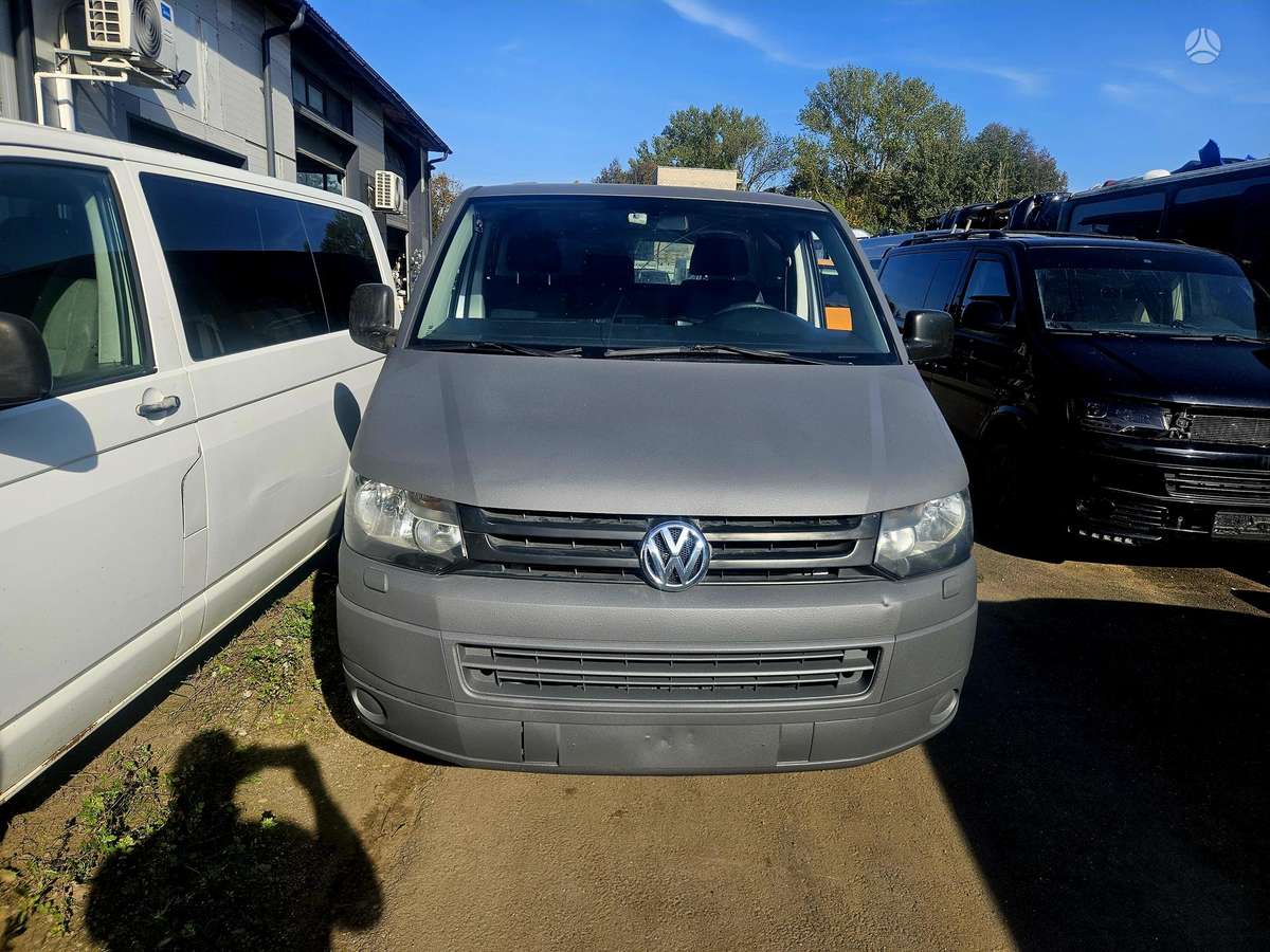 Volkswagen Transporter 2011 — interior