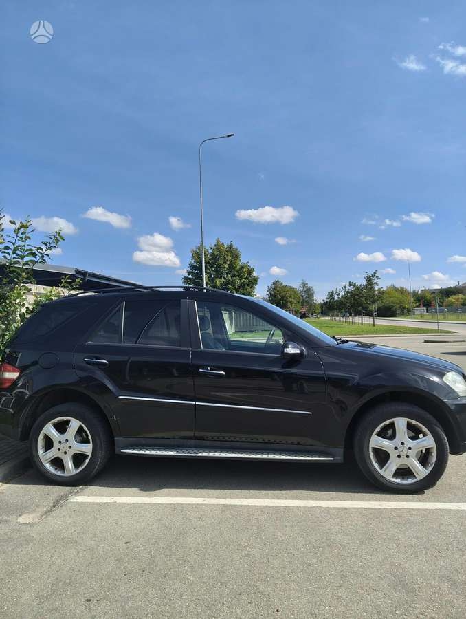 Mercedes-Benz ML280 2006 — вигляд ззаду