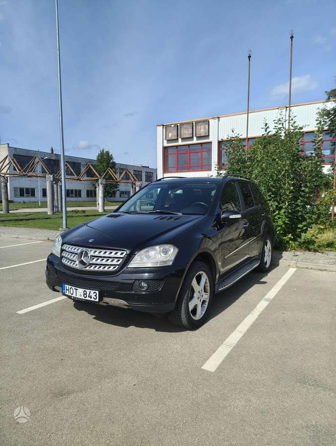 Mercedes-Benz ML280 2006 — салон