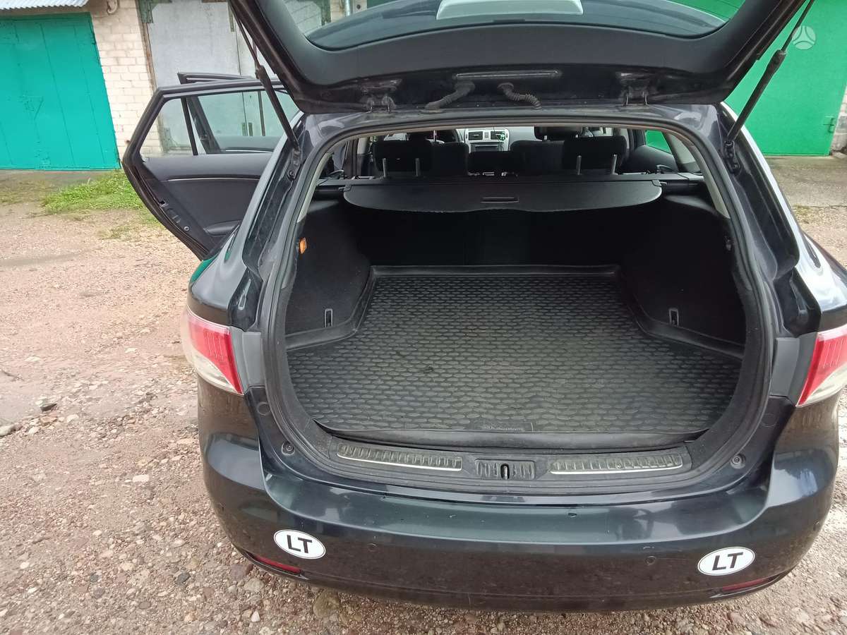 Toyota Avensis 2011 — engine 1998 cm³, 126 HP (93kW)