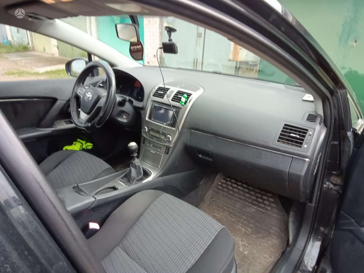 Toyota Avensis 2011 — photo 5
