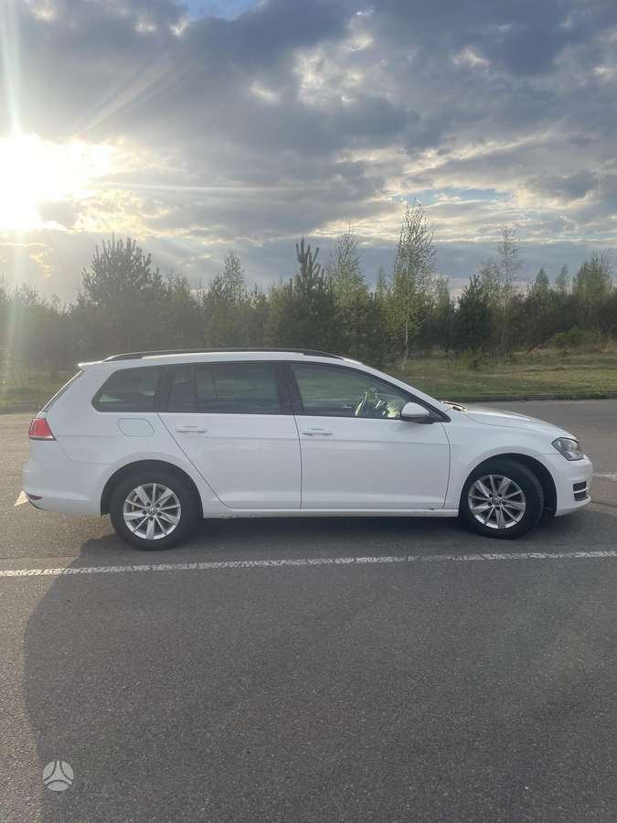 Volkswagen Golf 2013 — rear view