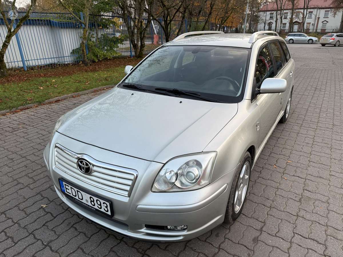 Toyota Avensis, 2005