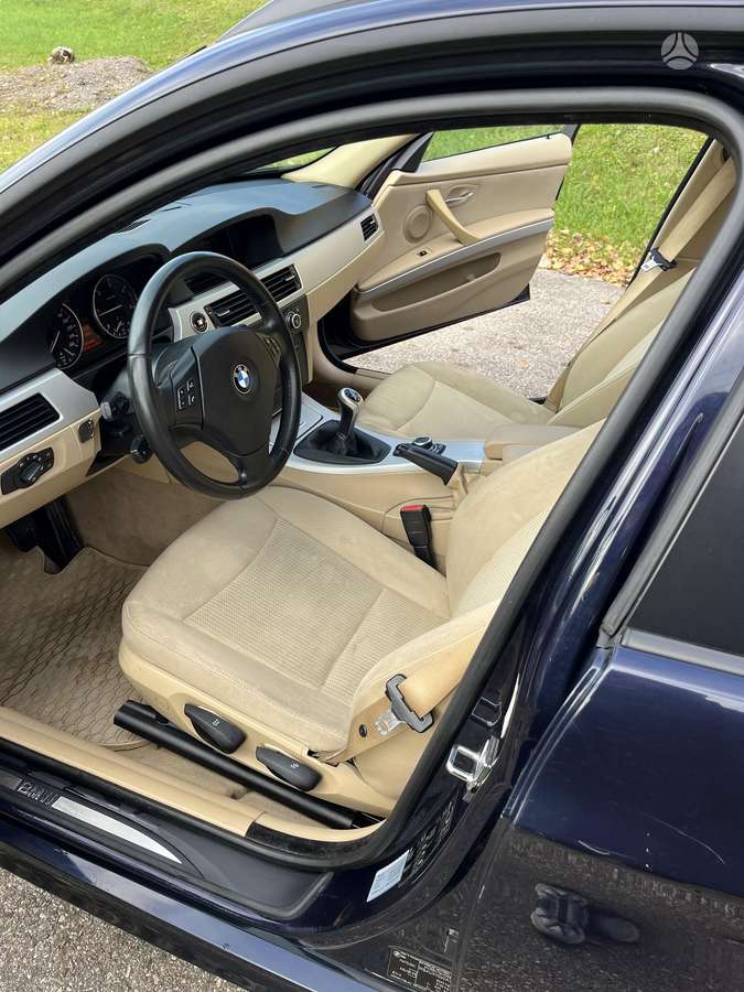 BMW 318 2008 — photo 14