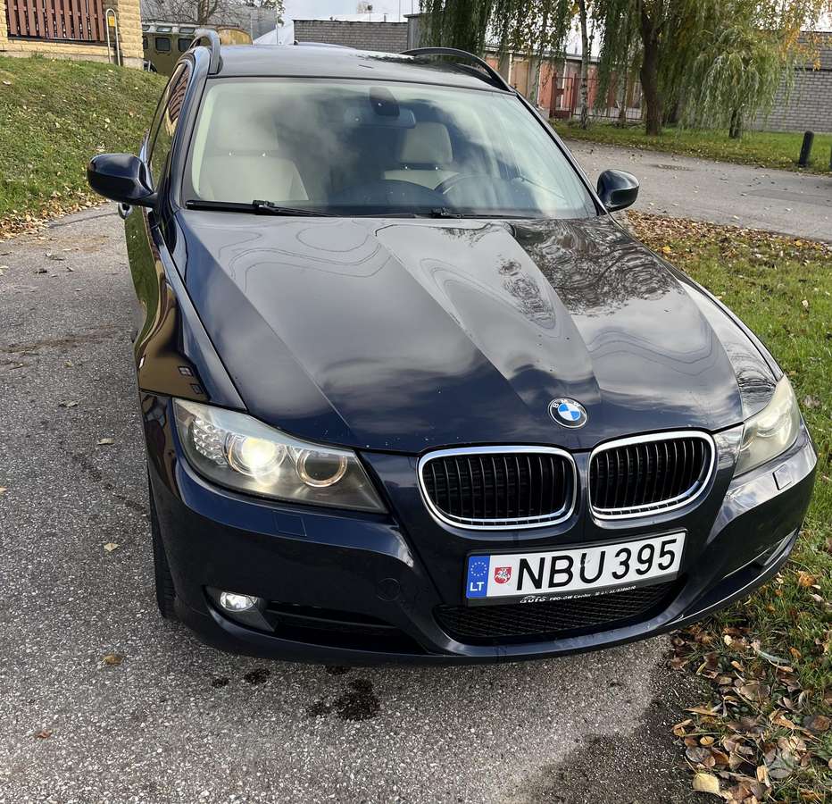 BMW 318 2008 — photo 5
