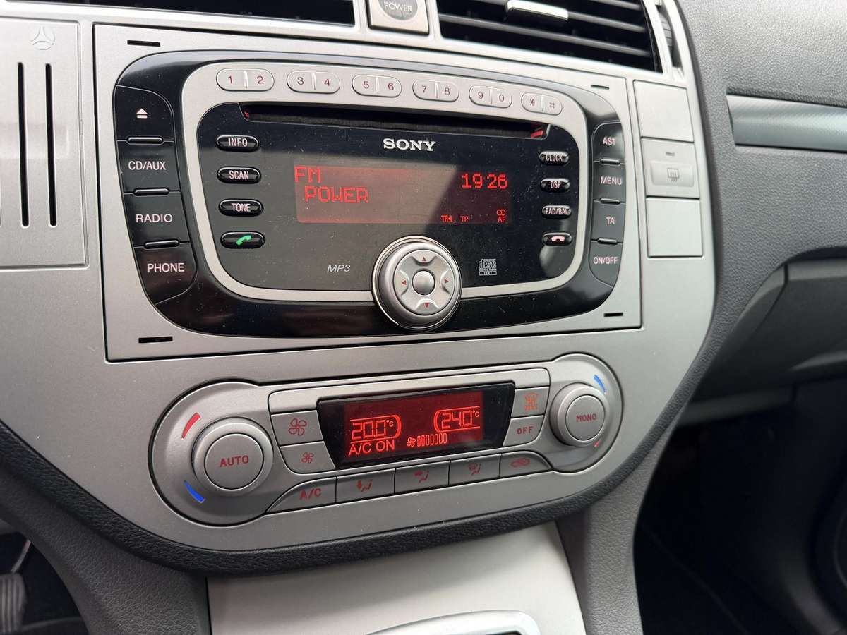 Ford Kuga 2009 — photo 11