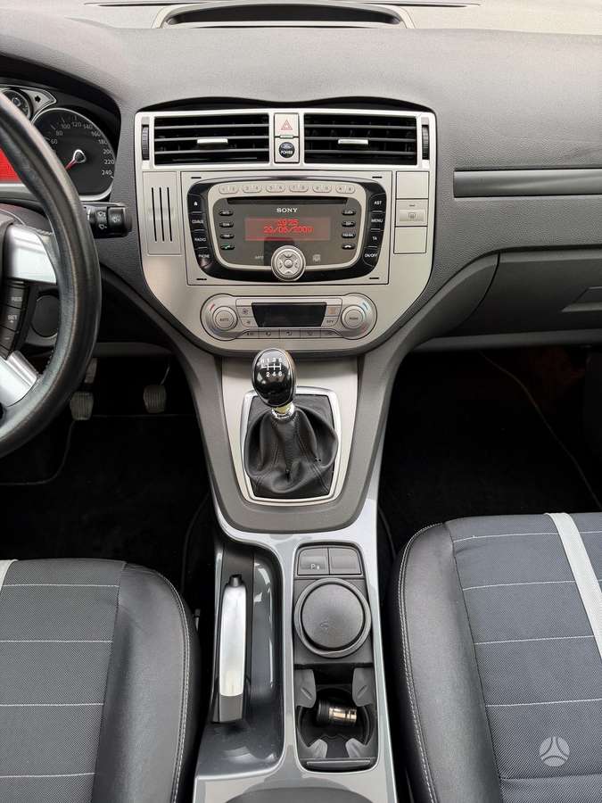 Ford Kuga 2009 — photo 17