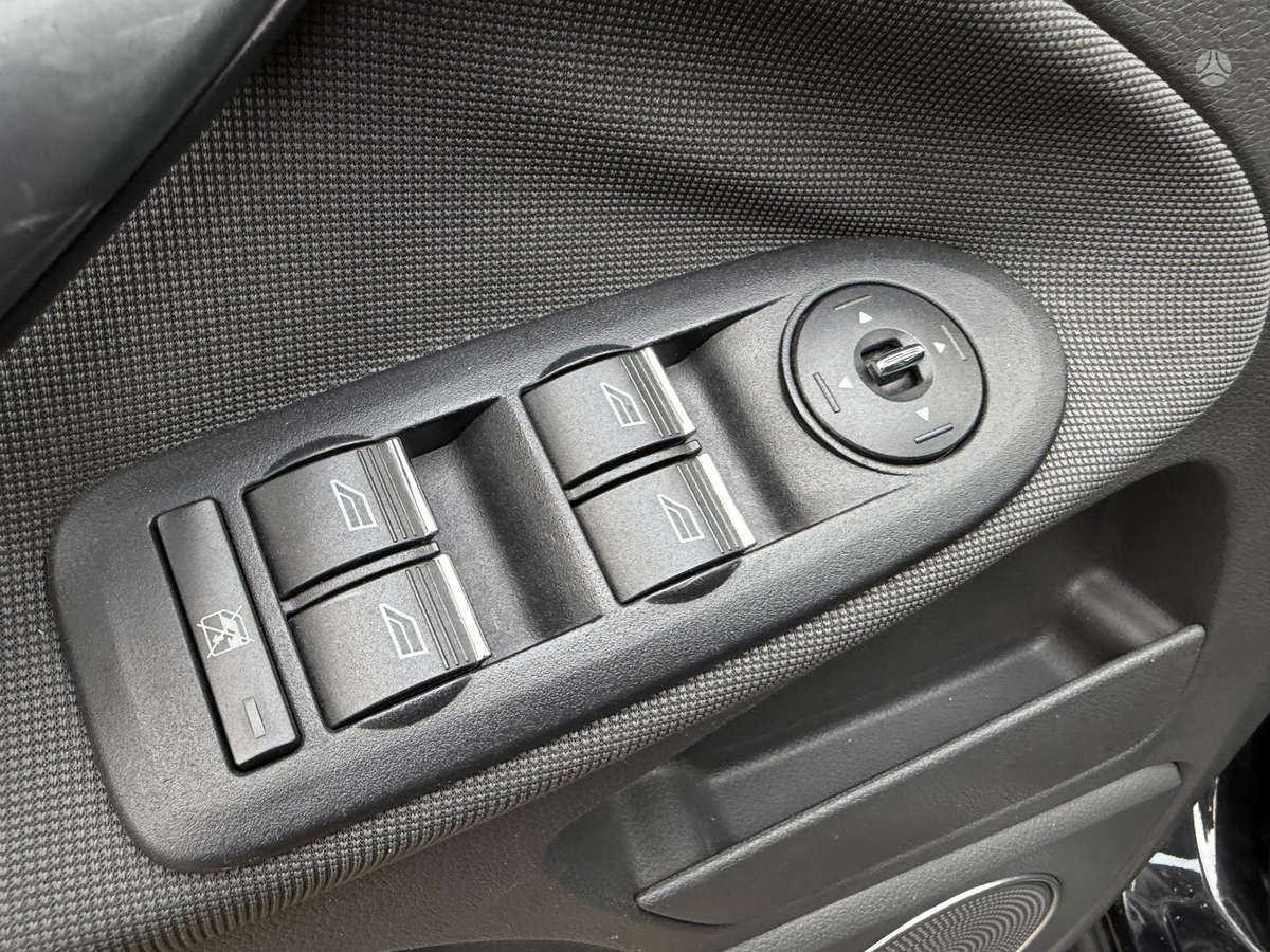 Ford Kuga 2009 — photo 18