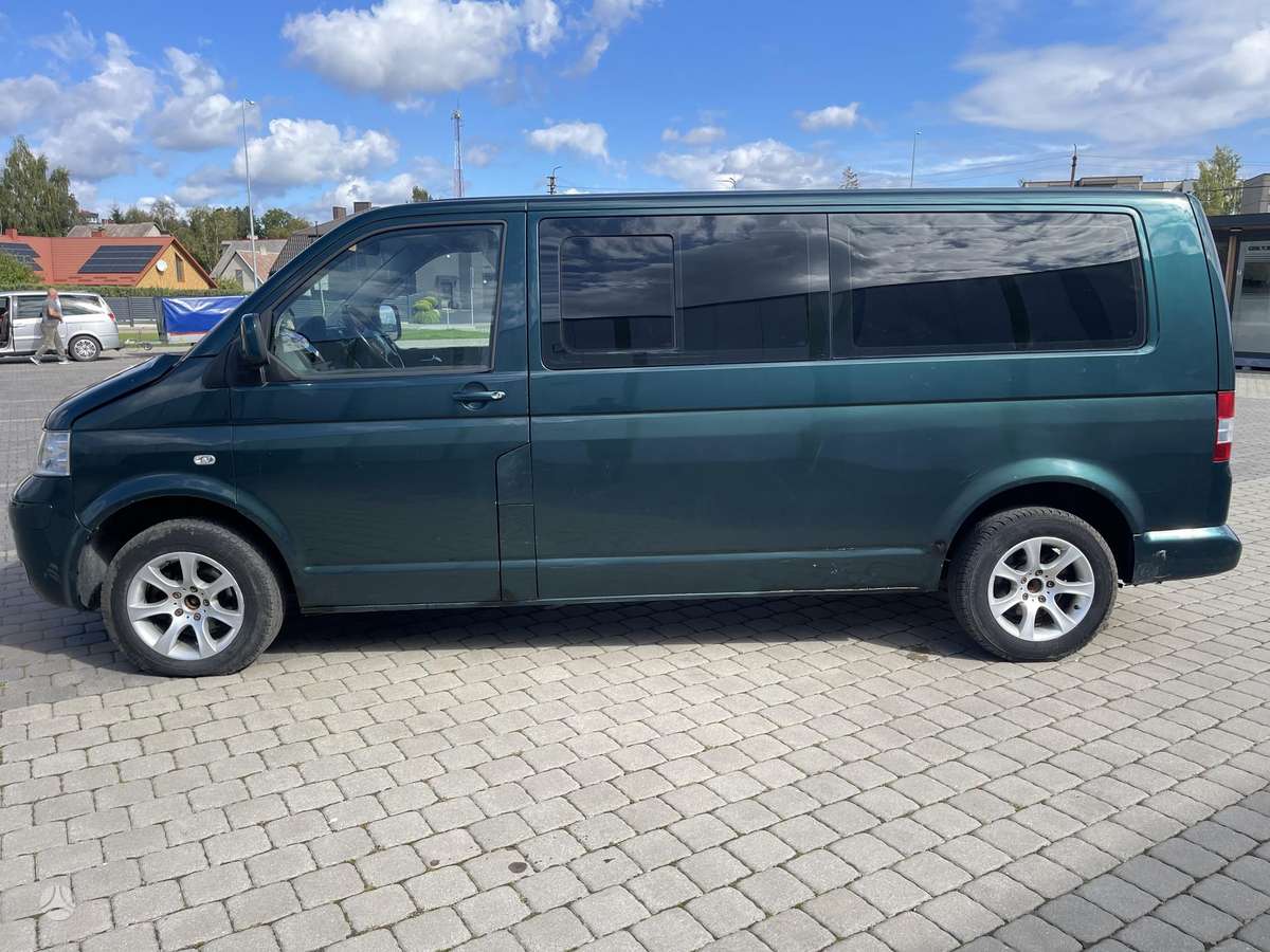 Volkswagen Caravelle 2008 — салон