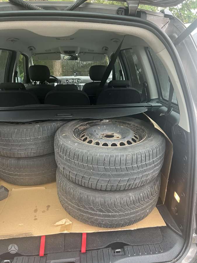 Ford Galaxy 2014 — photo 11