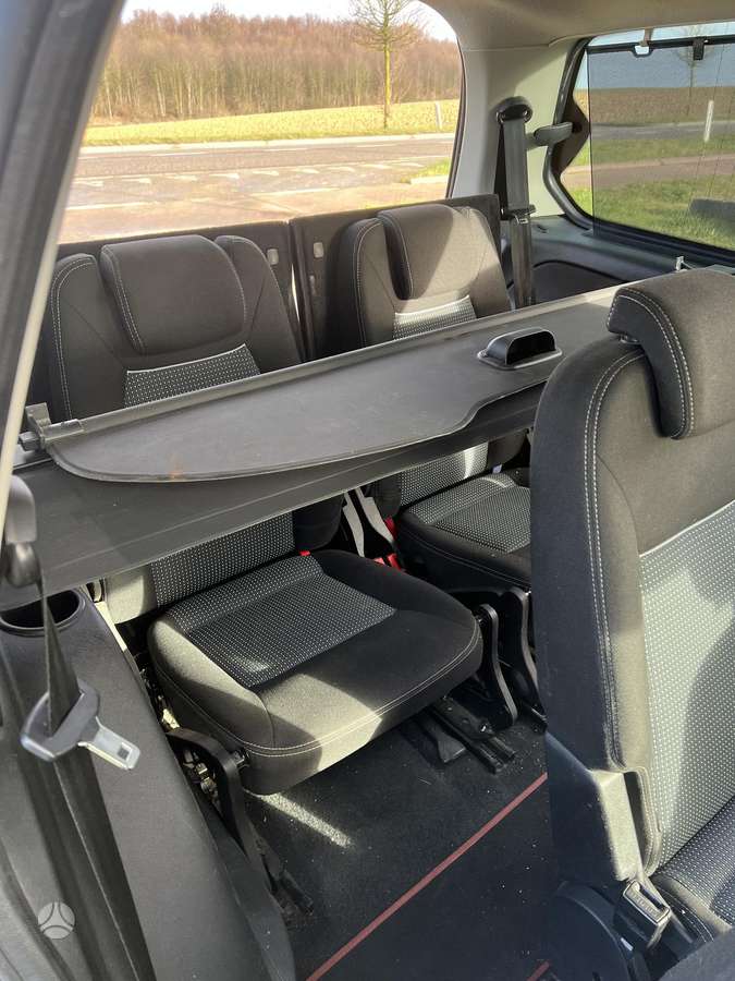 Ford Galaxy 2014 — photo 7