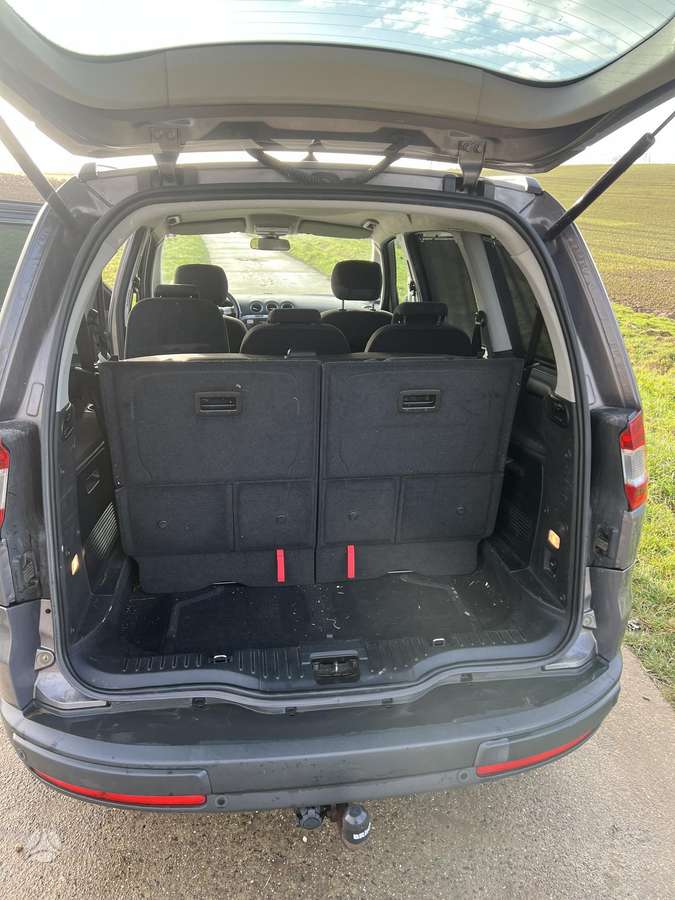 Ford Galaxy 2014 — photo 9