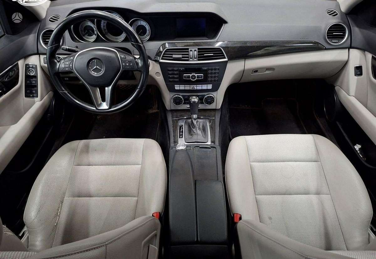 Mercedes-Benz C220 2011 — photo 5