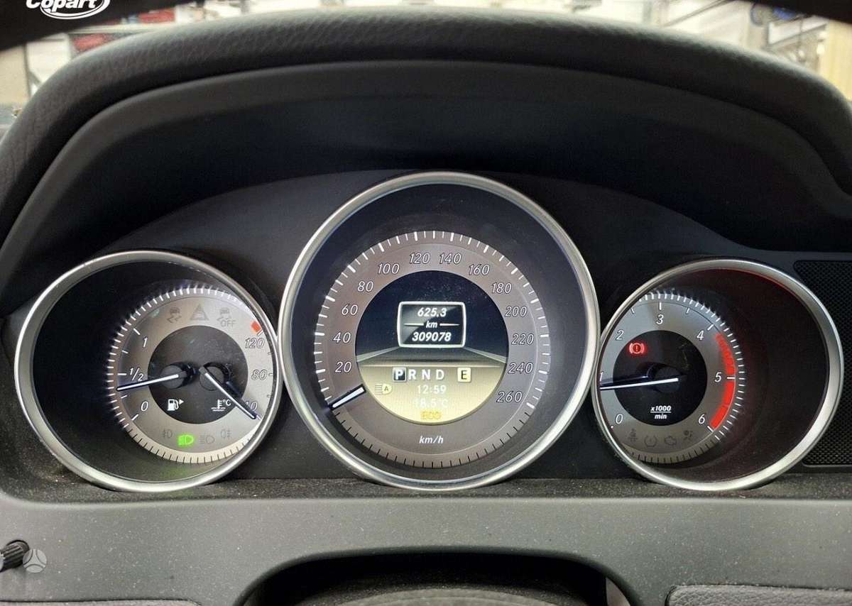 Mercedes-Benz C220 2011 — photo 6