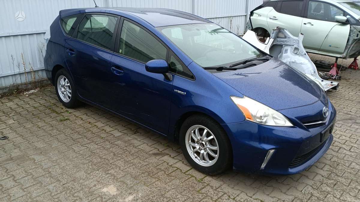 Toyota Prius+, 2012