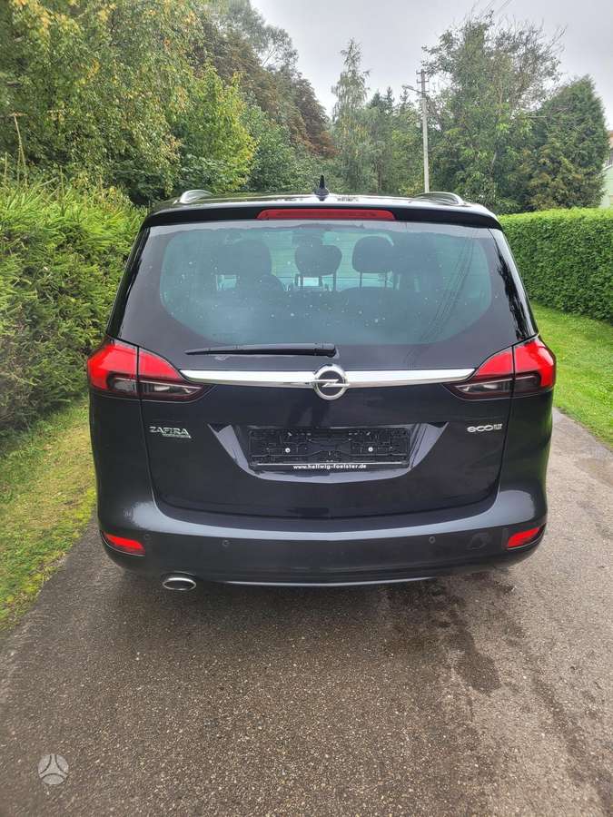 Opel Zafira 2015 — interior