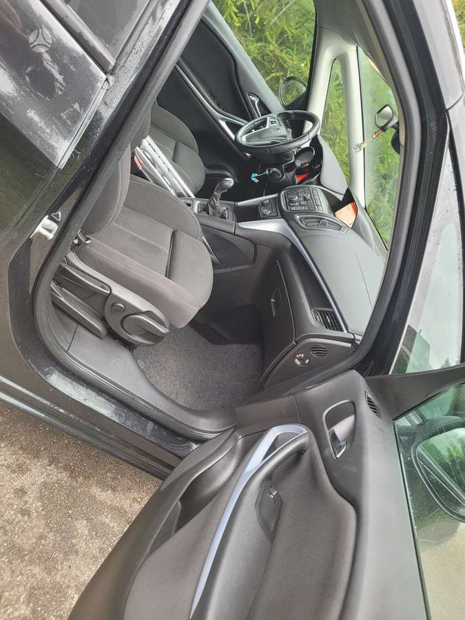 Opel Zafira 2015 — photo 5