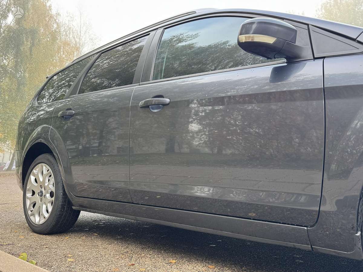 Ford Focus 2008 — photo 15