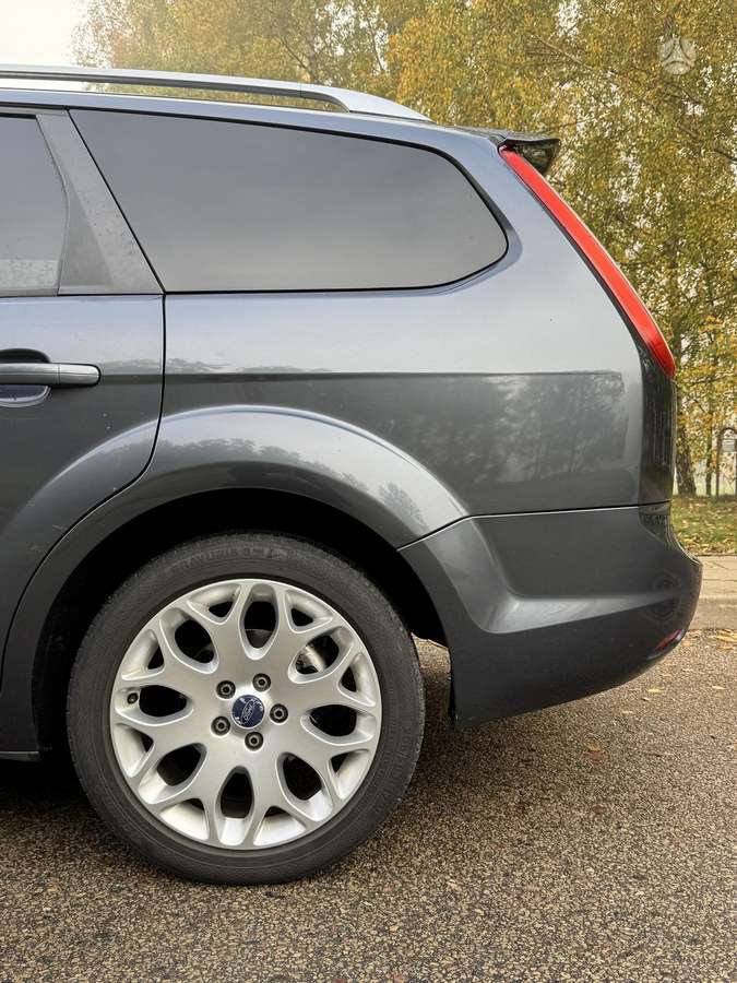 Ford Focus 2008 — photo 18